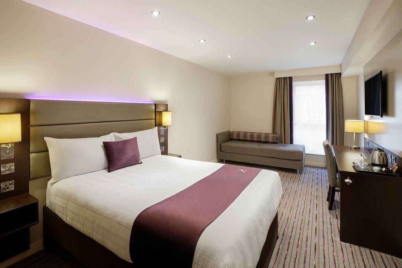 Premier Inn Holyhead Exterior photo